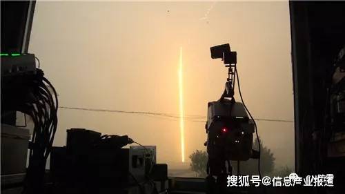 刍议气象武器之人造闪电3人工引雷研究