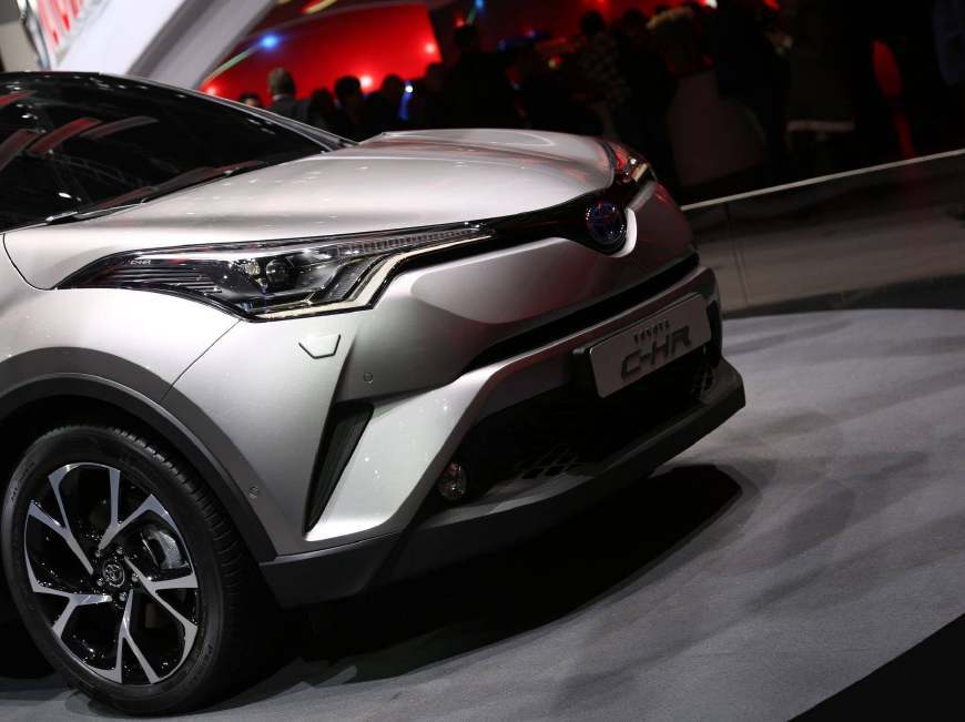 丰田首款小型suv,颜值炸裂配2.0l cvt,14万看啥逍客