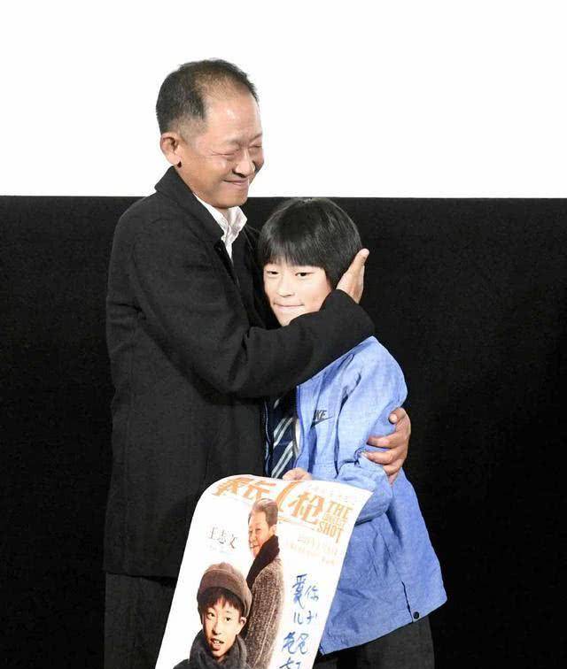 53岁王志文近照曝光,11岁儿子首次露面,为给儿子铺路共演戏