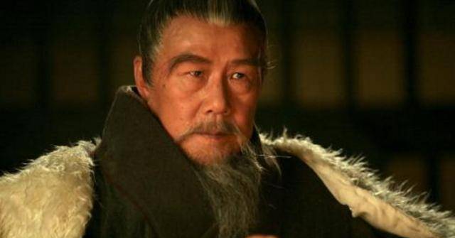 现代人用"霸"字组词,通常有:霸占,霸权,霸道,霸王,恶霸,霸气侧漏等等.