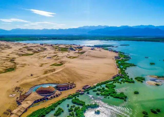沙坡头景区先后荣获"全球环保500佳单位","中国十大最好玩的地方","