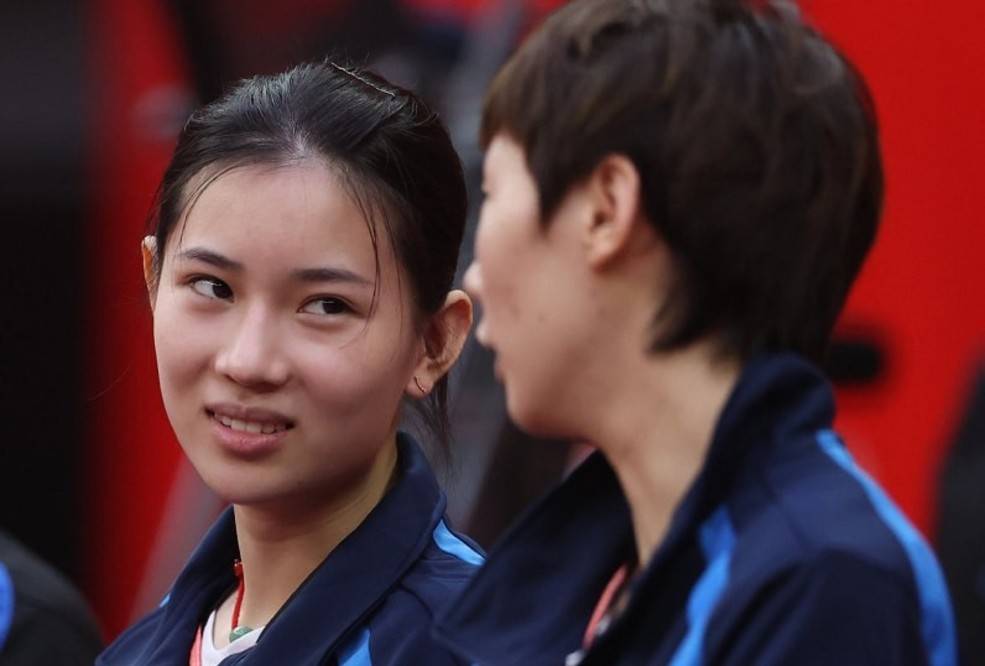 原创国乒最美啦啦队!1场没打,6连胜进决赛,19岁美女坐冷板凳,值了