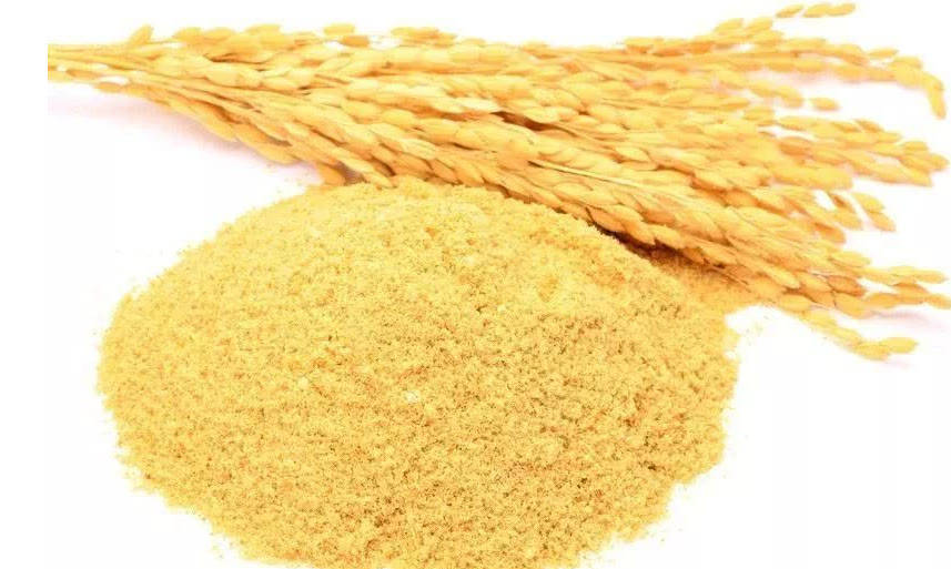 用米糠揉擦皮肤有磨砂和滋润的效果