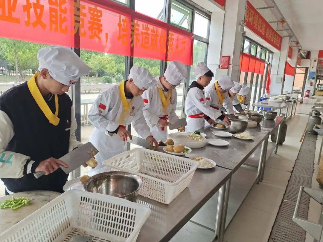 课堂实录 欢迎围观北方职教中餐烹饪专业实训课堂