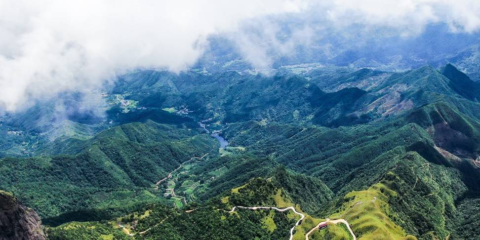 原创中国第一个全时度假山地户外休闲景区,岑溪天龙顶山地公园