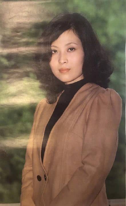 傅丽莉息影后,精神状态一度失控,在孙淳的陪伴下才逐渐走了出来.
