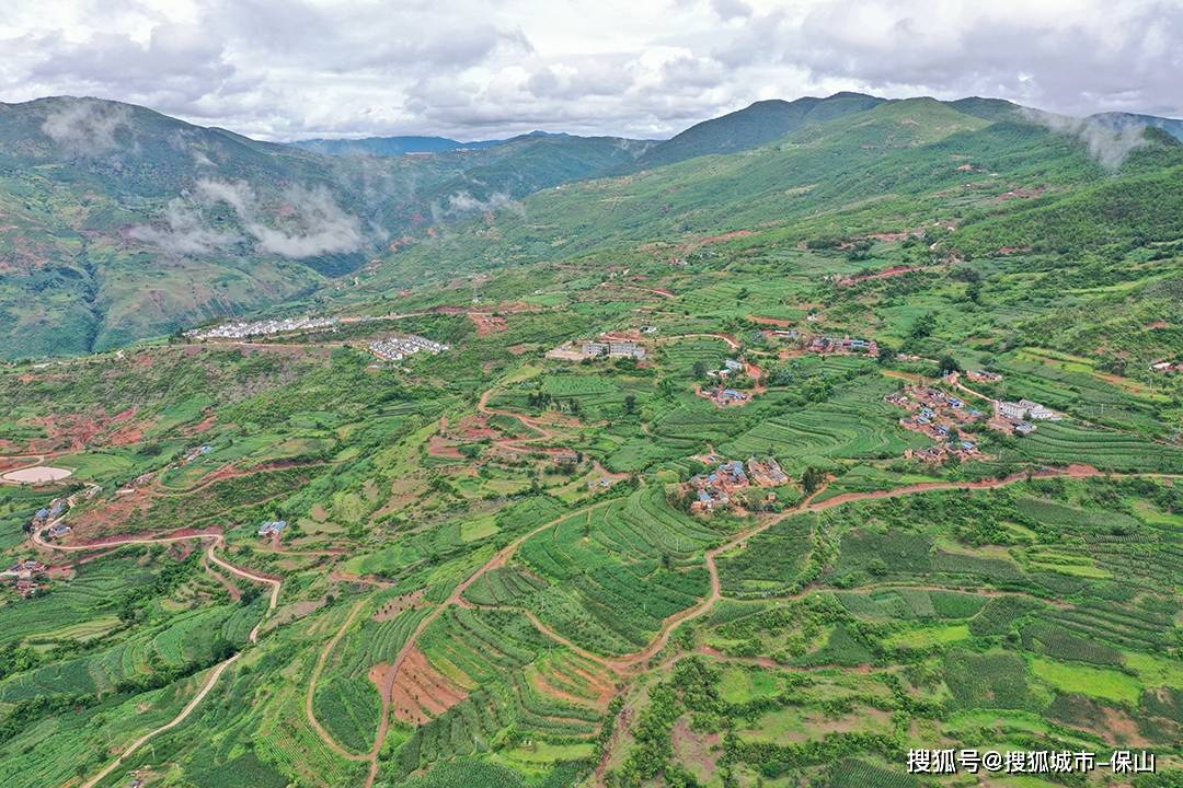 杨善洲同志曾指导水利建设的珠街乡黑马村