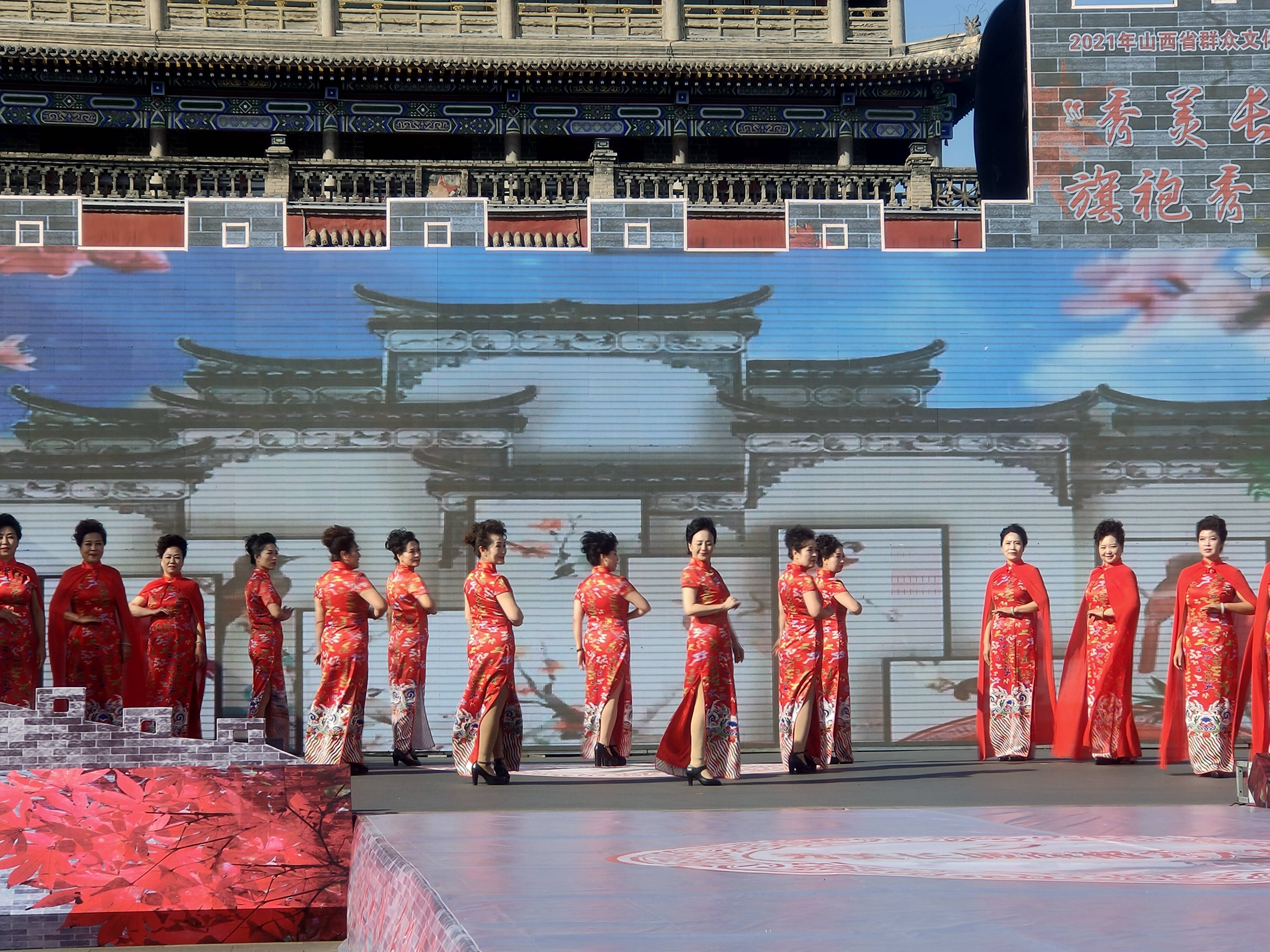 秀美长城旗袍秀总决赛在忻州举行