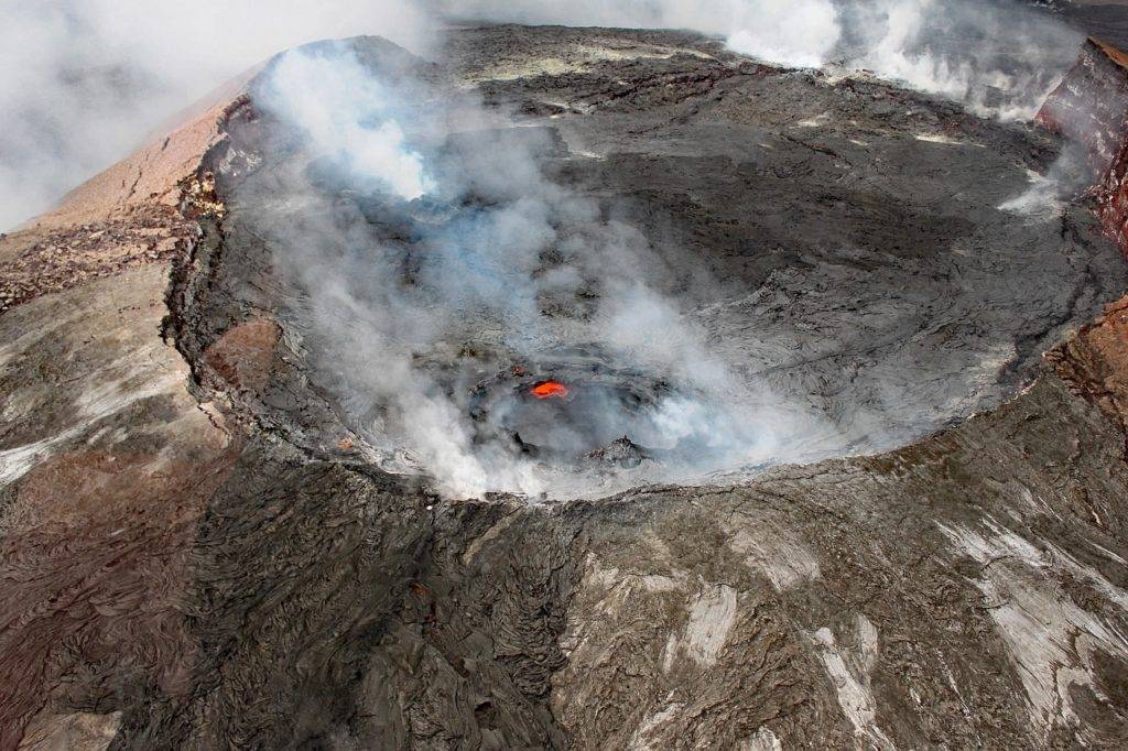 突发日本熊本县阿苏山火山喷发盘点世界上最危险的五座火山