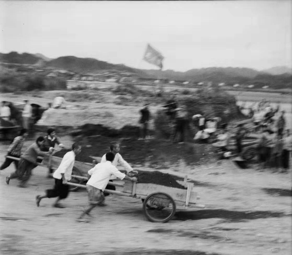 60年代湖北群众生活生产老照片_夏勋