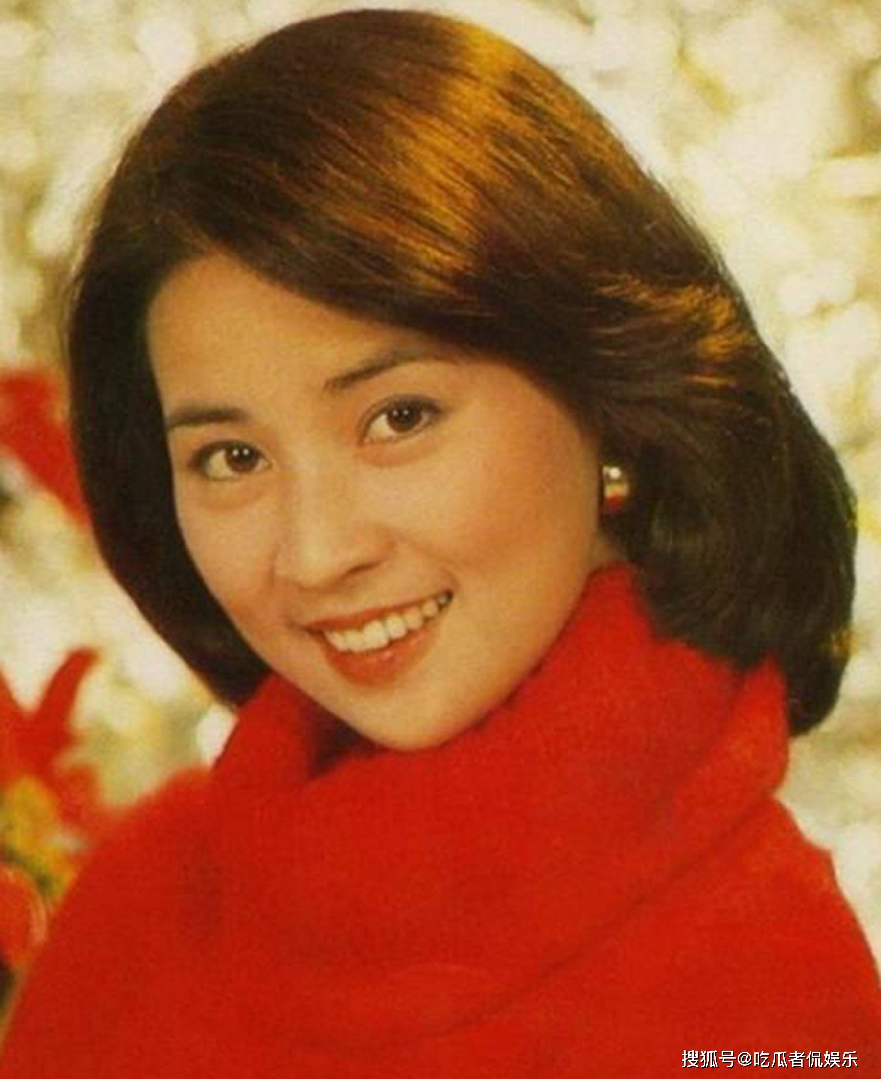 说起林凤娇,不得不佩服她在和成龙这段感情中的"定力.