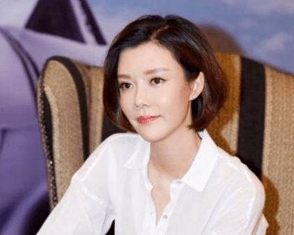 演员车晓近况曝光,39岁仍高温下地摘菜,昔日明星为何?