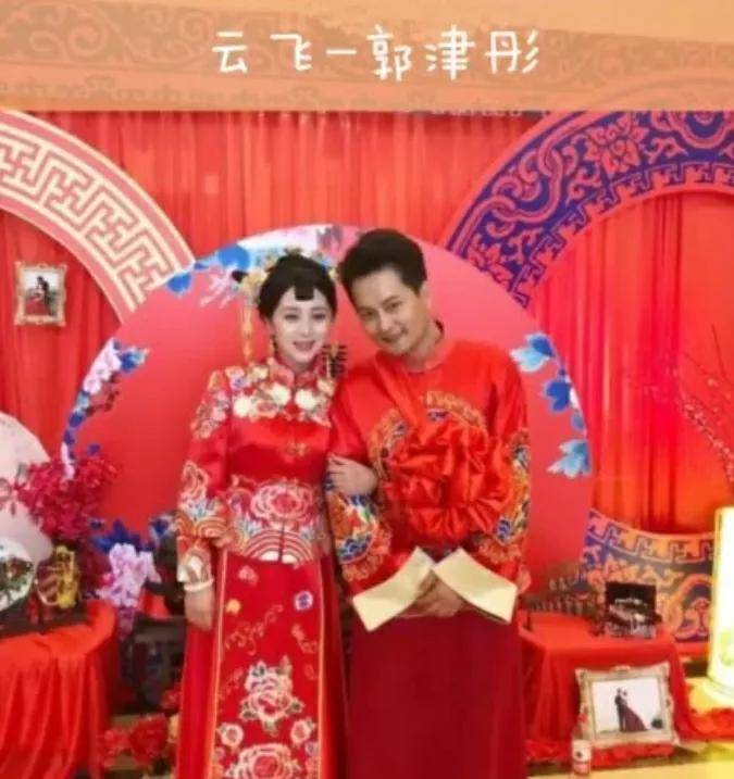 好歌手云飞:6登央视春晚,娶"古典女神"美娇妻,为人低调朴素