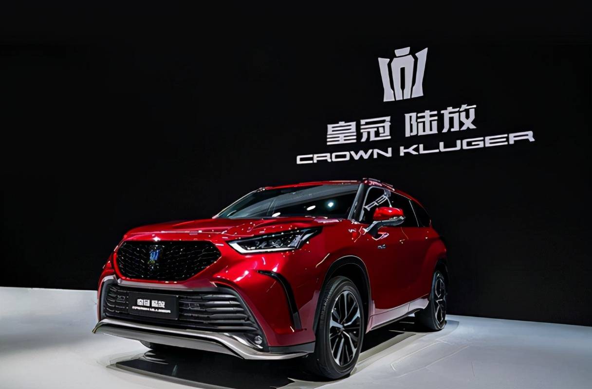 30万元的预算买suv,领克09和皇冠陆放之间怎么选?