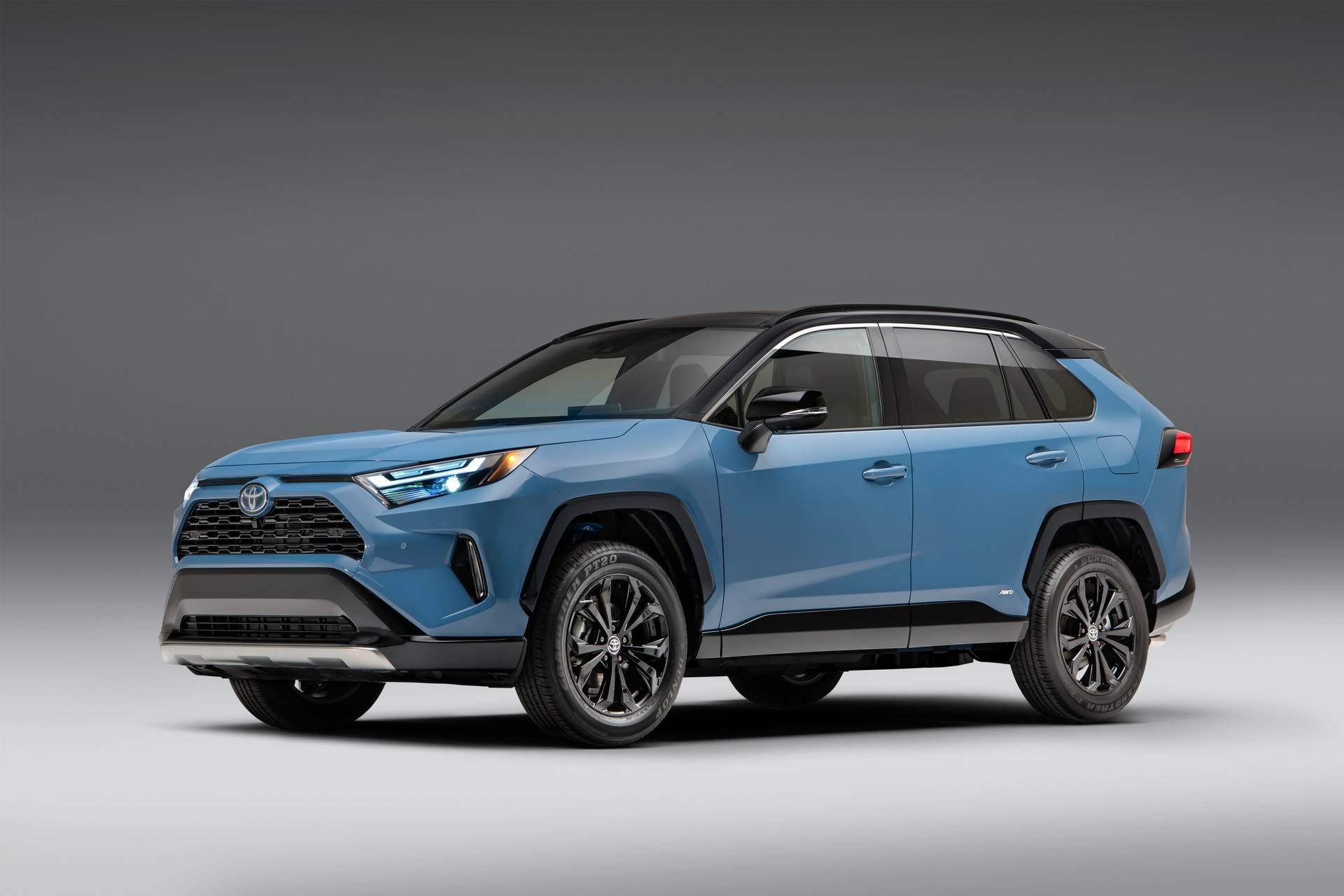 丰田庆祝rav4推出25周年,发布了2022款rav4,新增一款混动车型