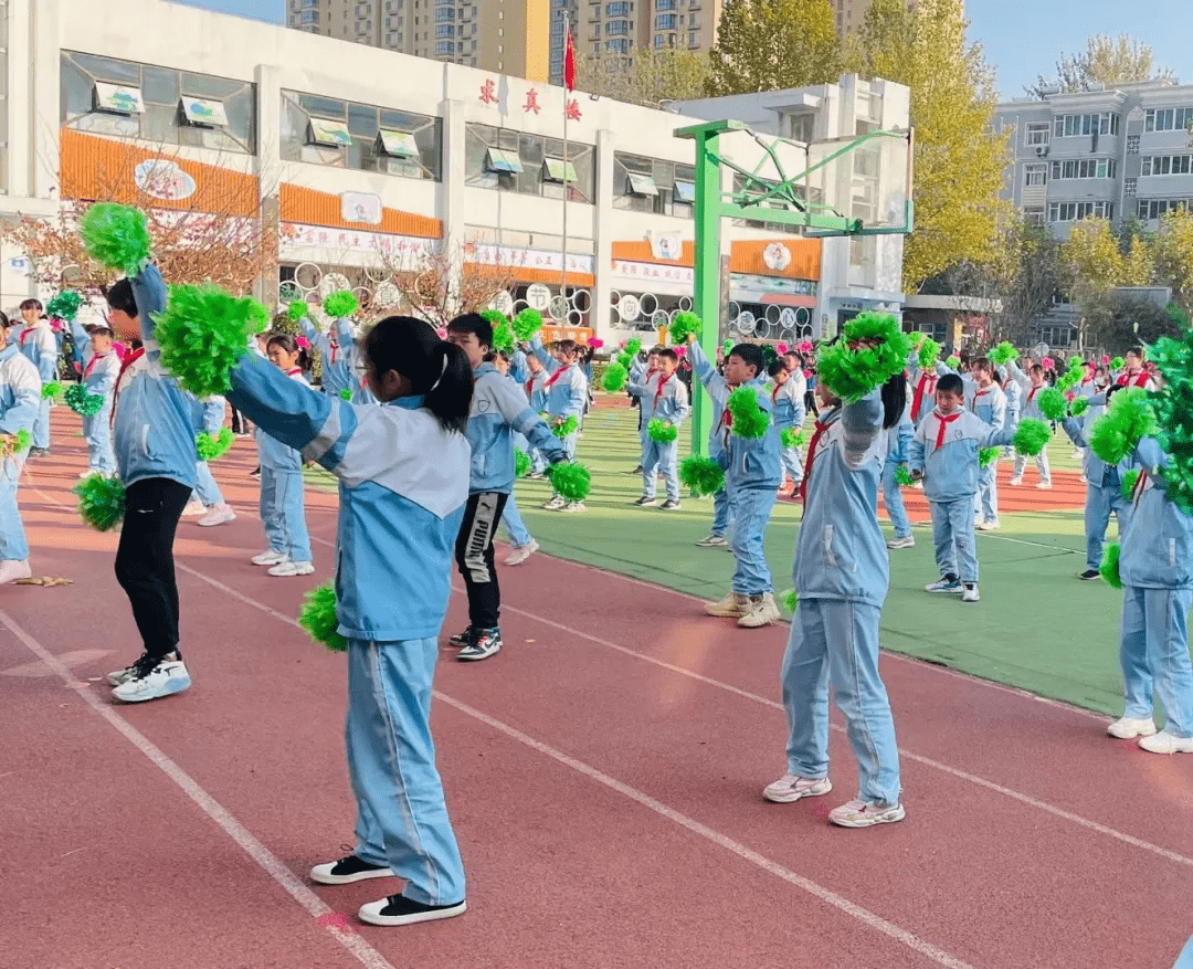 绘新貌行新策展新姿—灞桥区东城第二小学迎接"校校行"评估