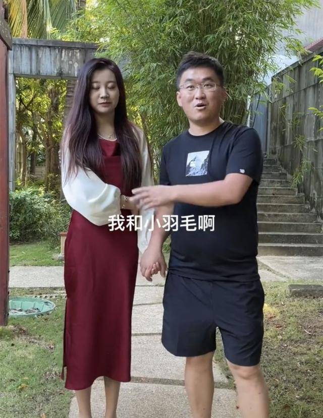 笑神姜涛恋情公布一个月,女友泪洒直播间,疑似在为分手做打算