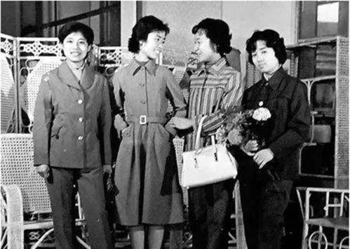 原创七八十年代风靡全国的"的确良,为何销声匿迹了?原因很现实