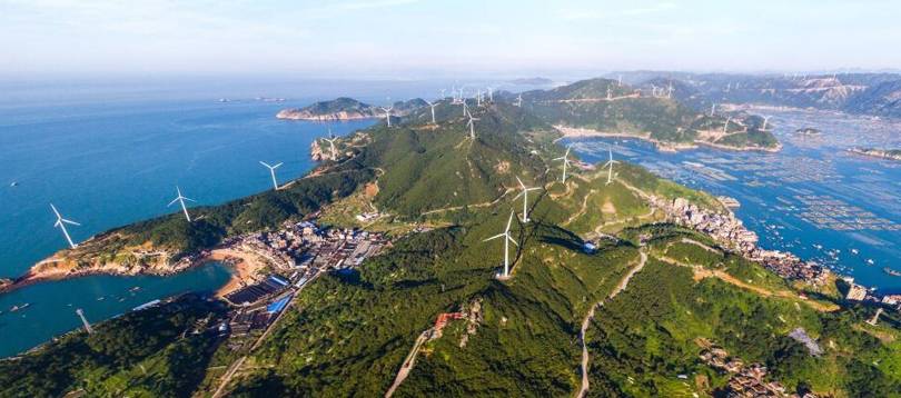 福建福州连江县最小的镇,位于半岛的"牛角尖"上,三面环海