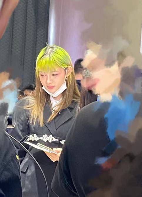千万级网红痞幼现身广州车展她也被这些品牌吸引