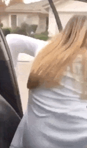 原创搞笑gif趣图:你这是要灌篮么,好像跳过头了