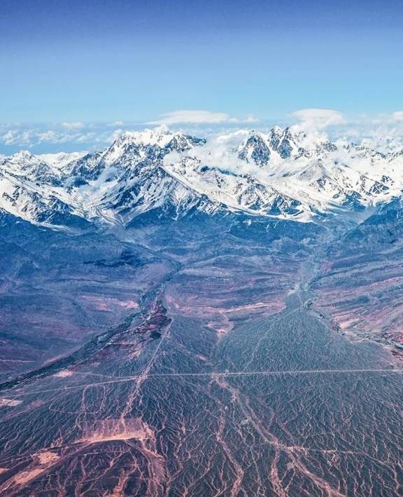 天山山脉及山麓冲积扇返回搜狐,查看更多