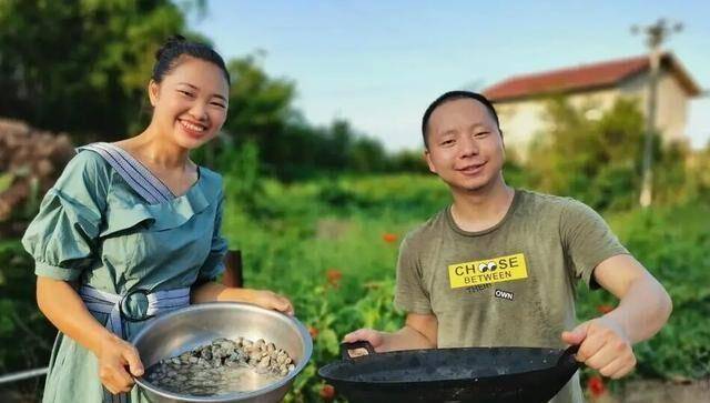 年"型男行走乡村"从万人追捧变成黑粉成堆,这是为何_袁勇_农村_视频