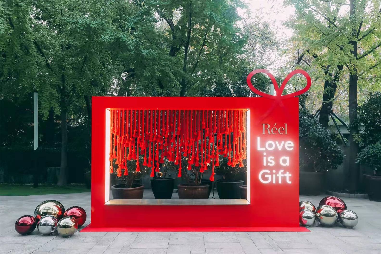 芮欧百货「love is a gift」芮欧百货「love is a gift」芮欧百货「