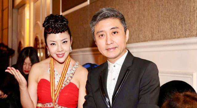 周炜表示,自己由于平时有大量的现场直播和表演工作,需要经常登录验证