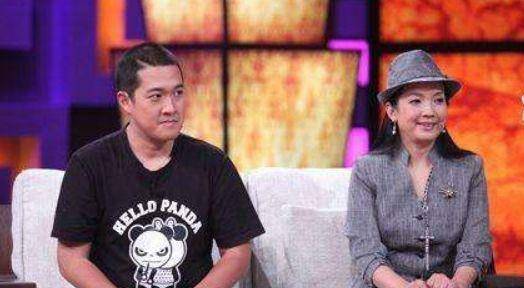 第二任丈夫是足球运动员陶伟,两人因比赛相识,但这段婚姻,仅维持了