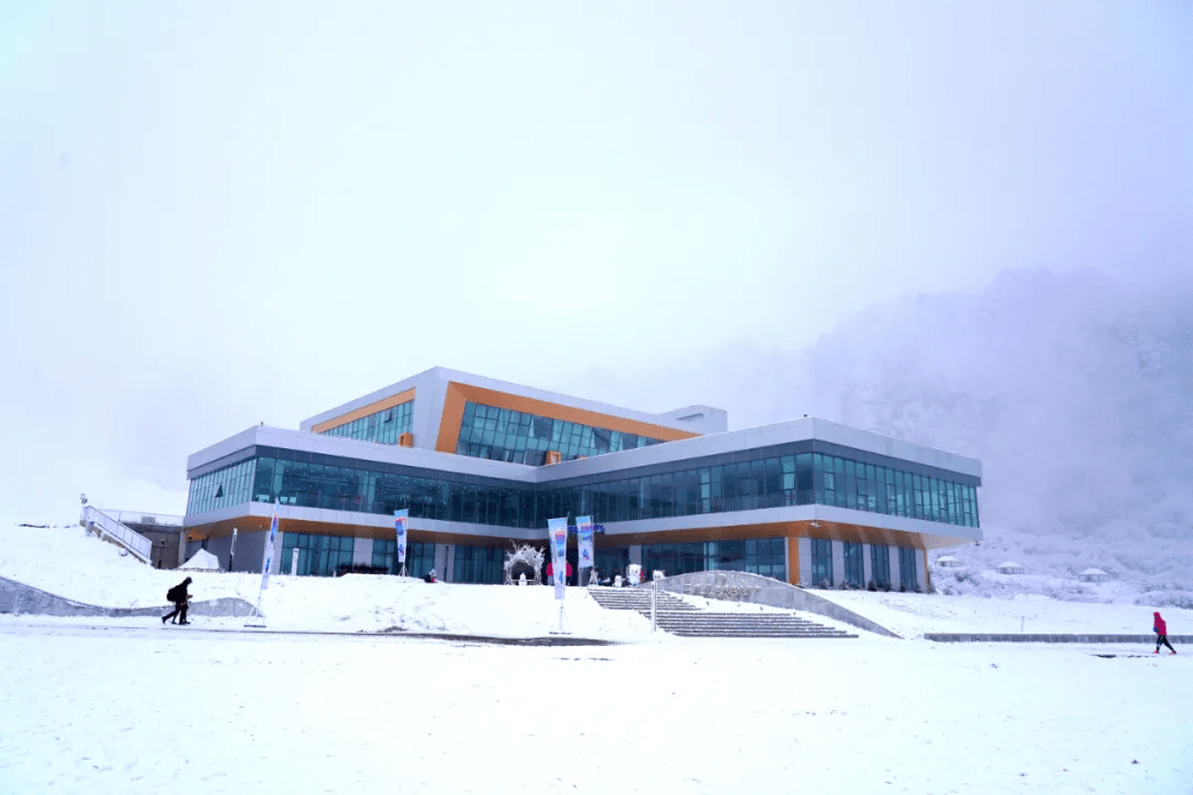 王岗坪贡嘎滑雪场正式对外开放_索道_雪地_景区