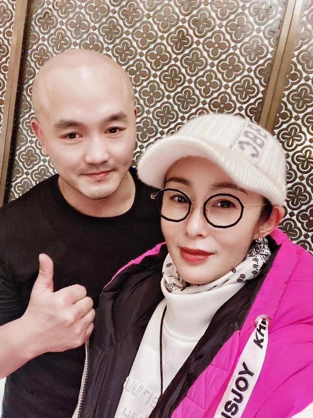 原创武僧一龙的女儿长什么样一龙首次曝光女儿近照妻子身份成谜