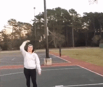 原创搞笑gif趣图大爷真好身手刚才只是脱臼现在估计骨折了