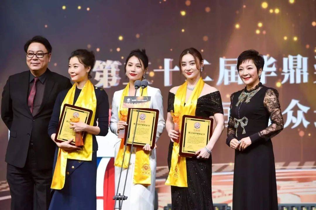 原创王劲松获第32届华鼎奖视帝柯蓝视后觉醒年代第一名