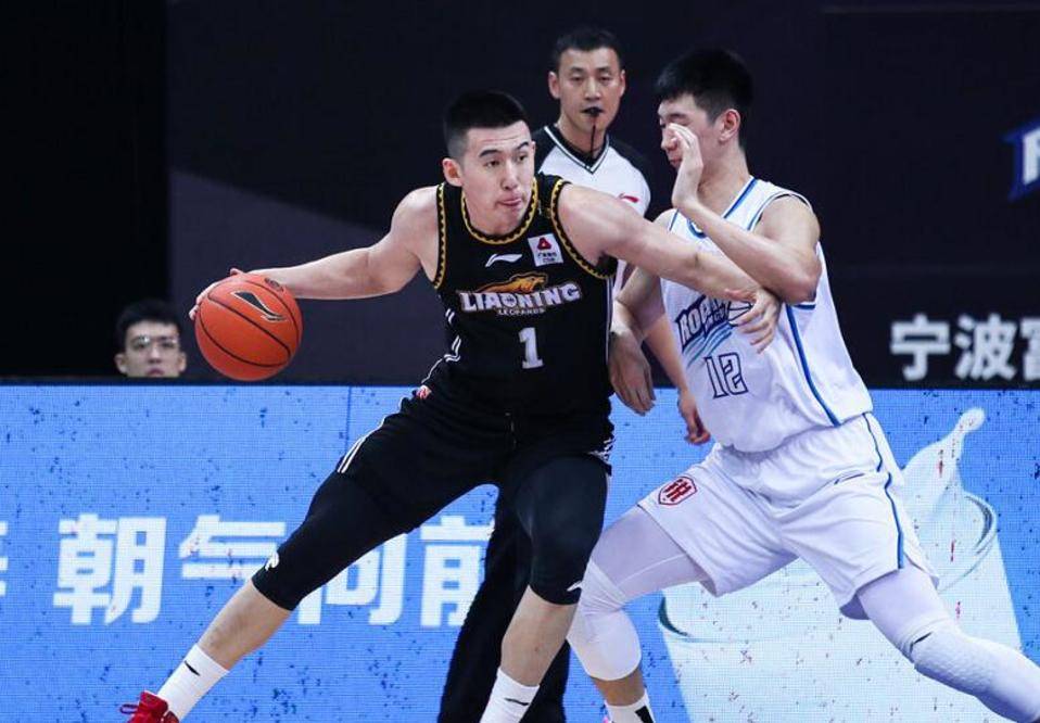 本地小杨君·2021-12-30林书豪vs郭艾伦的对决!谁才是cba第一控卫?