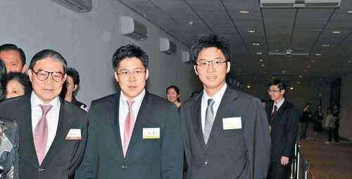 原创霍震宇跟霍震寰争家产霍震霆为何不参与其实是为了保护霍启刚