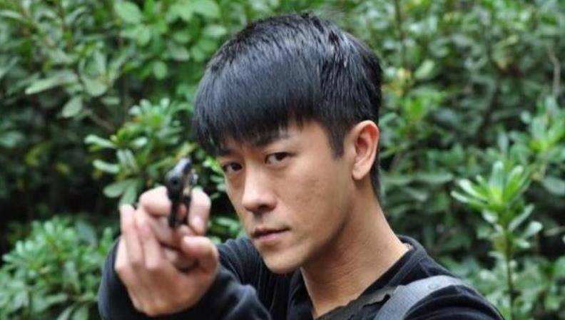 《橘子红了》,在剧中他扮演了愤青"古沛帆";还有在陈坤和周迅合作拍摄