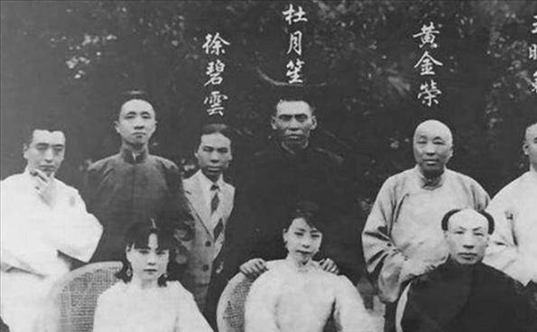 1951年,杜月笙被老蒋吓唬致一病不起,临终遗嘱被人篡改_蒋介石_上海