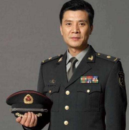 刘之冰知道茹萍最看重的是女儿,想要真正地融入妻子