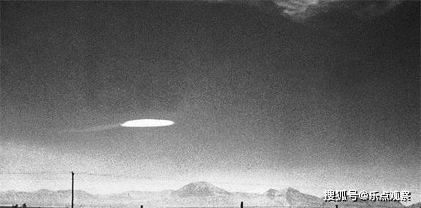 ufo目击再现8月3日在51区上空拍到碟形物体引发猜测