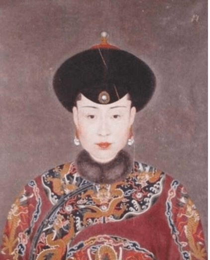 历经三朝,到清朝灭亡的时候她也是五十多岁的人了;庄和皇贵妃阿鲁特氏