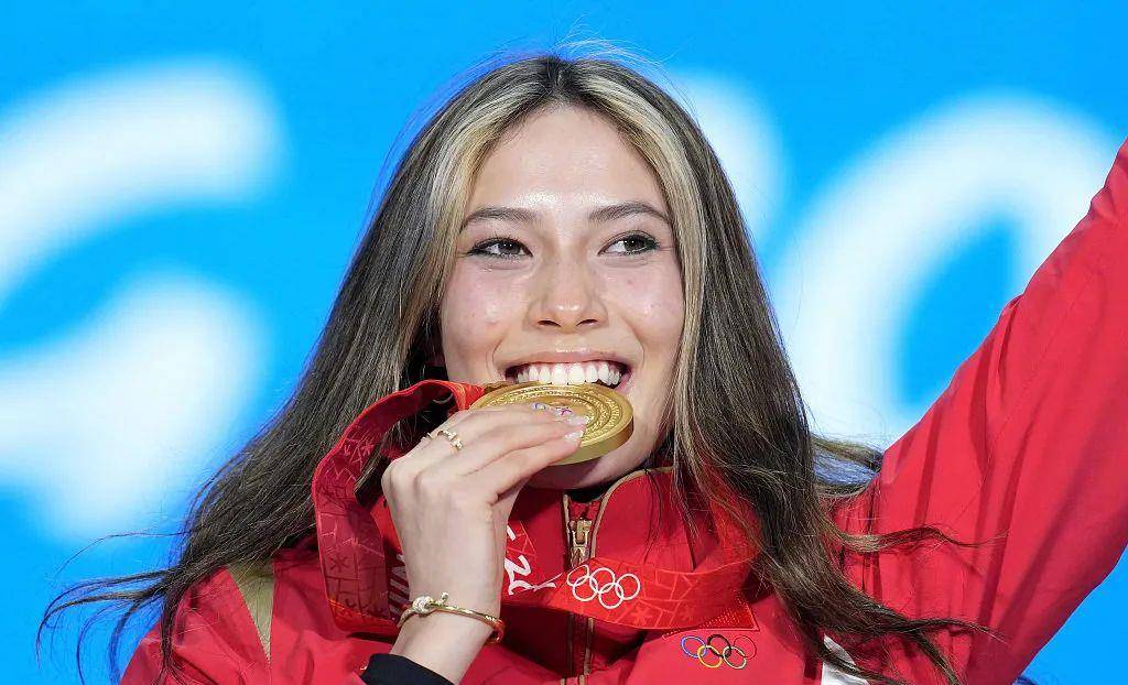 谷爱凌tiffany代言人,tiffany代言人 原创蒂芙尼这波赚了被谷爱凌戴着全球刷脸
