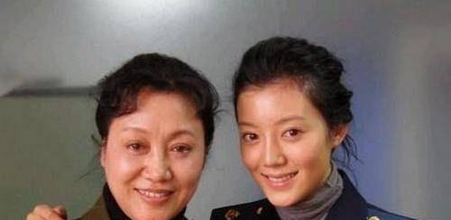 女儿是车晓,分居10年才离婚,还为前夫张罗婚事_总政话剧团_舞台_晓彤