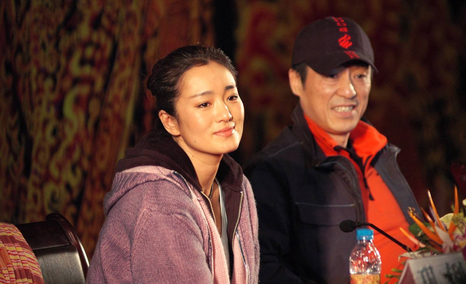 在巩俐刚刚考入中戏的第二年,就被张艺谋导演选中,出演了电影《红高粱