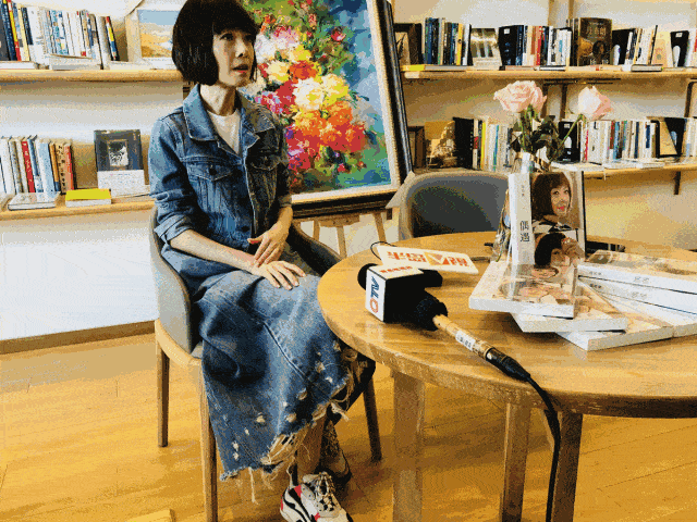 由她主持的《鲁豫有约》一直被称为业界良心,并被 《时代周刊》誉为"