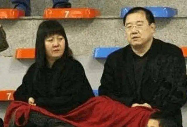曾经58岁的宋丹丹命运坎坷,晚年含饴天伦,三婚丈夫
