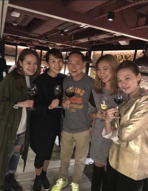 他是第一代杨过,演了30年配角,与前妻离婚仍同居