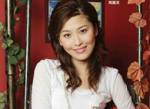 周丽淇和陈敏之同岁,她和陈敏之一样,在入行前当