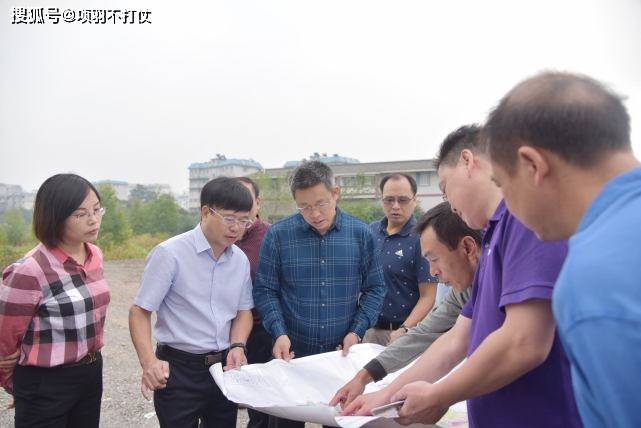 老吴家的房子居然不属于学校红线范围之内,而属于集体土地,这就意味着