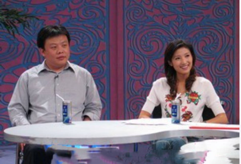 春妮刚强罕见秀恩爱!一婚被家暴,和郭德纲被传谣,今惹